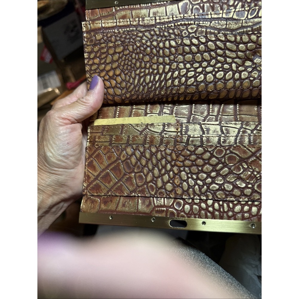 Patricia Nash Cauchy Metallic Gold Croc Embossed Wallet Pre Owned - Picture 15 of 16